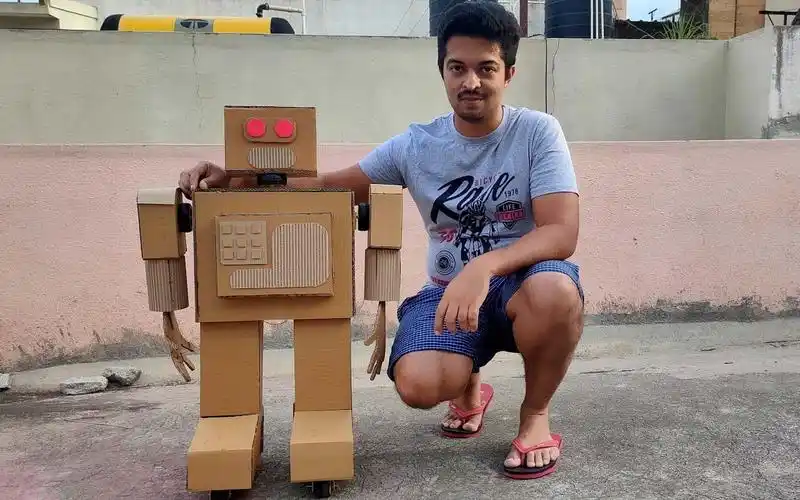 什么! 用硬纸板和502胶水也能做出机器人?