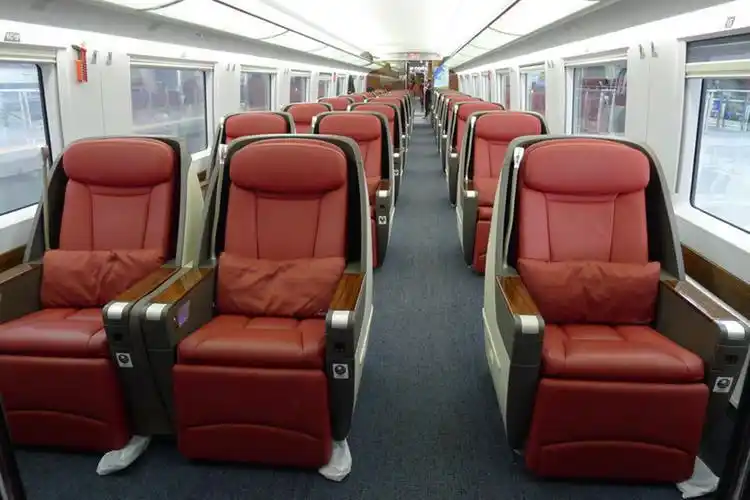 高铁特等座是什么样的?特等座有vip通道吗?