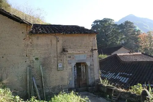 初冬时节的(半岭村)