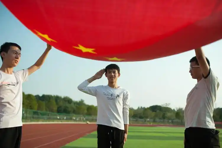 我和国旗合个影,我为祖国来点赞