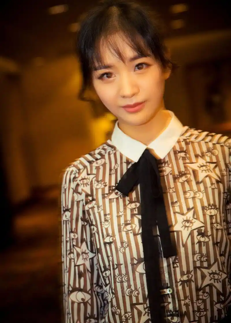 组图:彭豆豆麻花辫清新俏皮 自曝是吃货妹妹_高清图集_新浪网