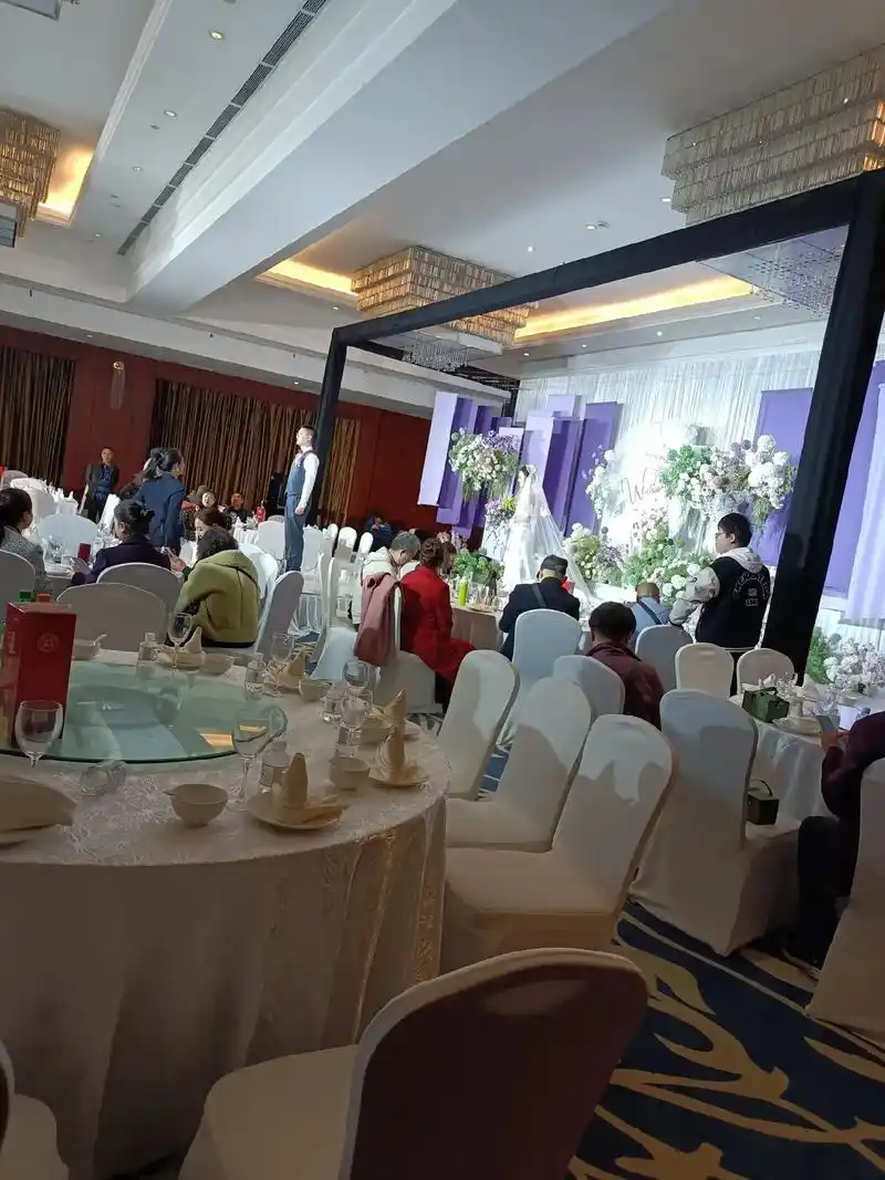 同性结婚的头一次听说,祝福你们新婚快乐,跟你相处两年了,恭喜 - 抖音