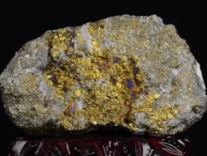 认清金矿石特征,你离出门捡到金矿只差一步!_黄金很_价值_表面