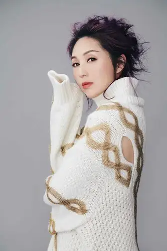 杨千嬅官宣签约泰洋川禾 生日之际全新启航