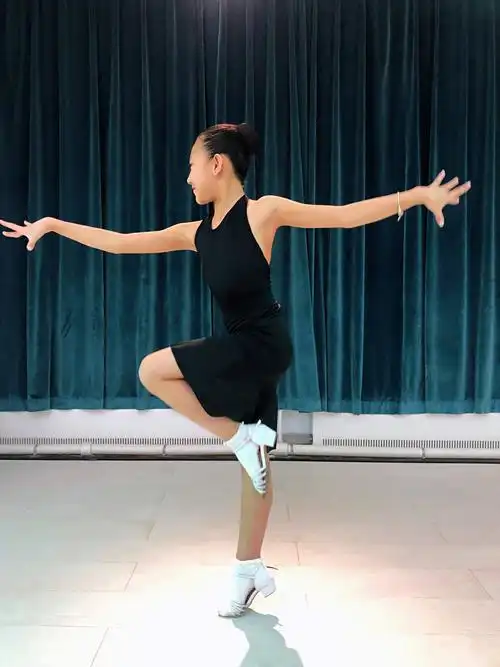 nf宁方舞服少儿儿女拉丁舞简约下摆037拉丁舞练习套装