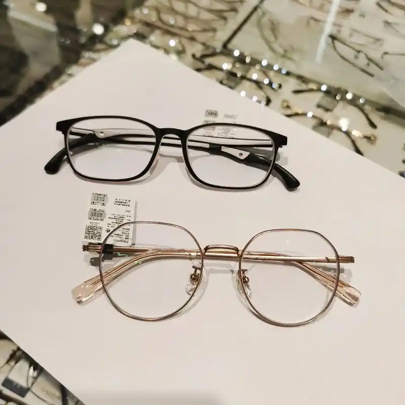 新年该换副眼镜啦!客人配的两幅1.56镜片,时尚百搭菱形圆框 - 抖音