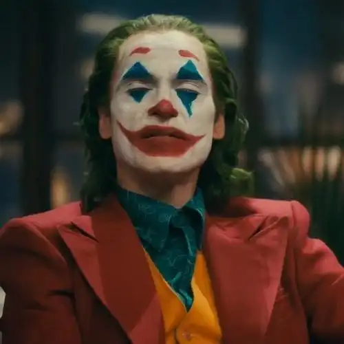 今天我来说一下得了第76届威尼斯电影节的金狮奖的 dc新片:《小丑》