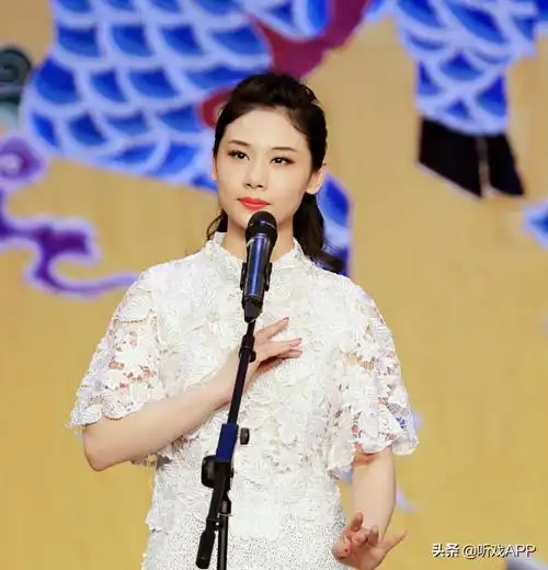 京剧演员白金事件(不经一番寒彻骨怎得梅花扑鼻香年仅26的她获奖无数)