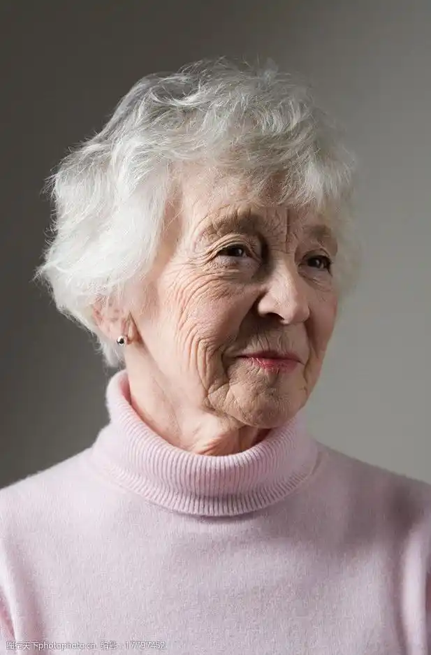 慈祥的老奶奶图片