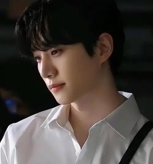 韩国男明星人气排行榜榜单(韩国最受欢迎的10位男演员)