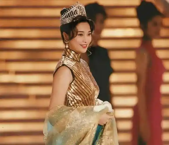 李克勤50岁妻子被曝怀三胎了,每月还60万房贷,自曝经济压力很大_消息