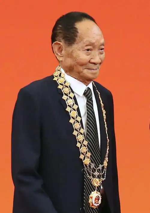 袁隆平的故事可以告诉你以上这些问题的答案,而解开这些疑问的钥匙正