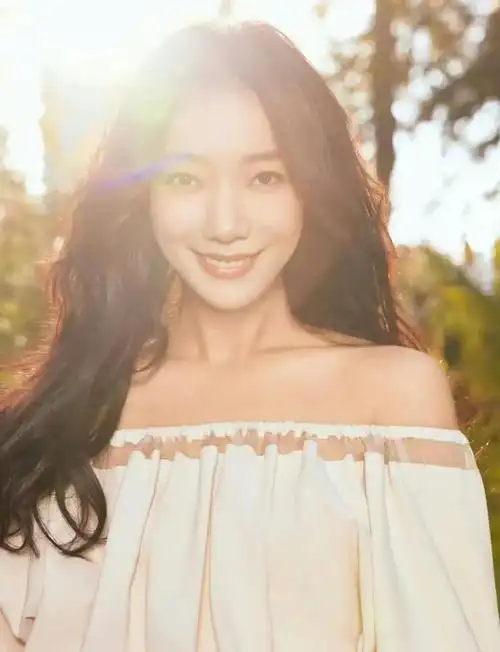 王珞丹官宣是女儿是妈妈冲上热搜网友吐槽还以为她当妈了