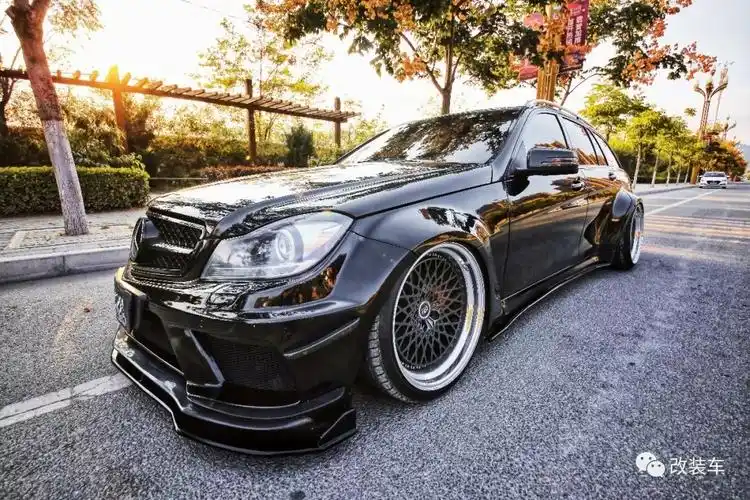 驱车2000公里去改装,奔驰c200变身当地最帅旅行车