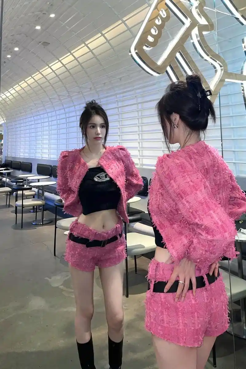 出你们十年以上的朋友@熙熙熙 #穿搭 #姐妹 #分享照片  - 抖音