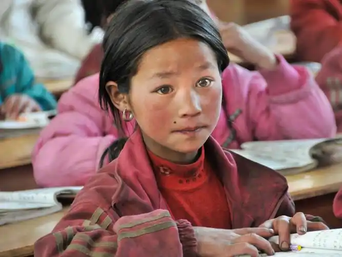 大凉山彝族儿童