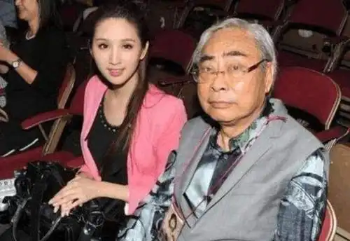 体操女神何傲儿,身材颜值堪比明星,曾为父还债,嫁81岁爷爷富豪