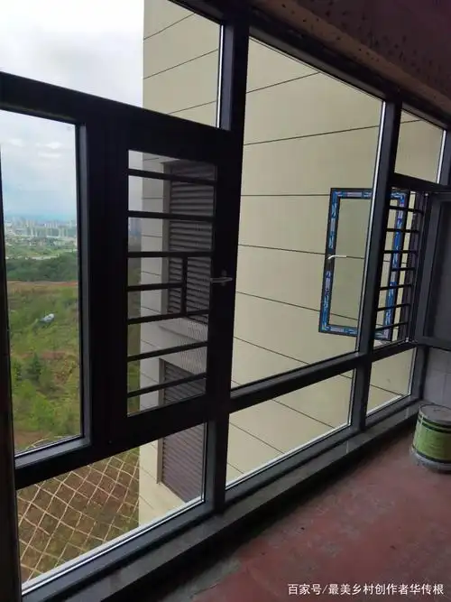 108断桥平开窗安装完工效果图