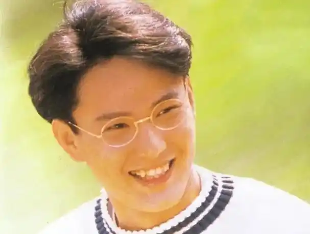 张信哲56岁依然单身,唱了半辈子情歌的他竟只有一个过去