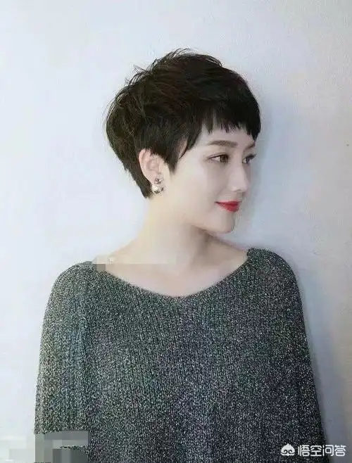 超短发女生染发 烫发是一种怎样的体验