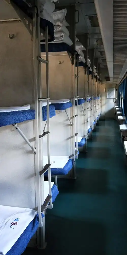 白皮高铁时代 恋上绿皮火车的清爽 - 美篇