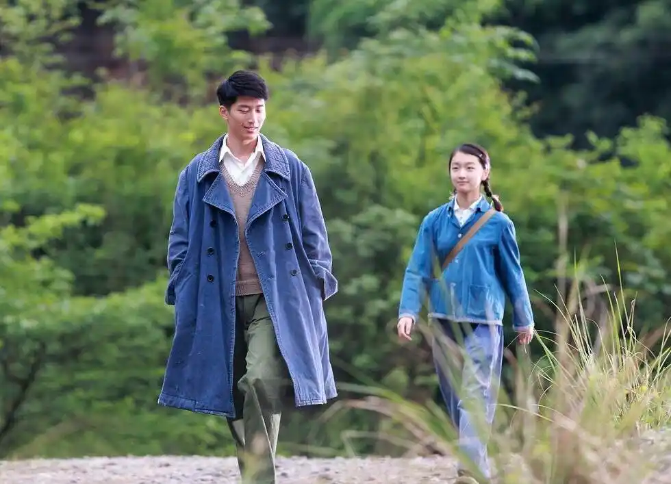 周冬雨窦骁《山楂树之恋》:从前,车马慢,一生只够爱一人(下)