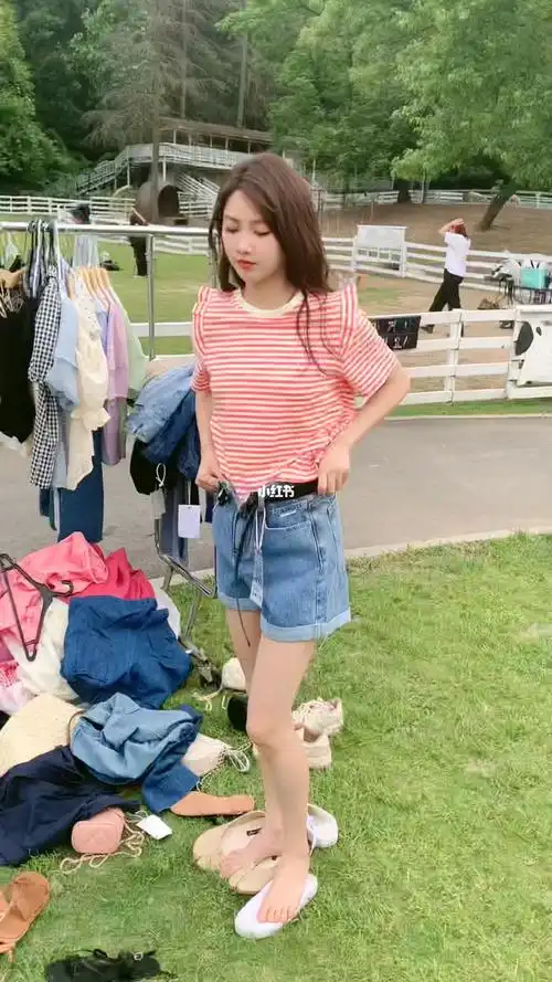 身高160体重90斤骨架大看起来有肉型