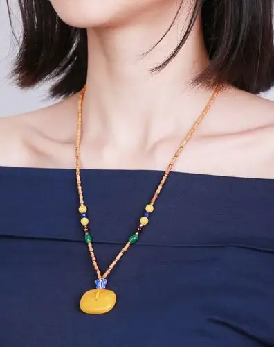 hwsa 赵薇代言-蜜蜡平安扣橄榄壳项链附证书