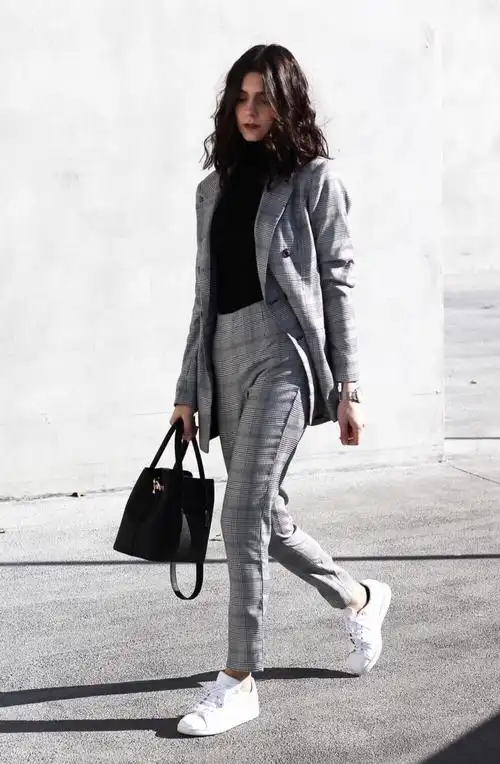 时尚博主claudiaholynights街拍时尚搭配欧美风西装