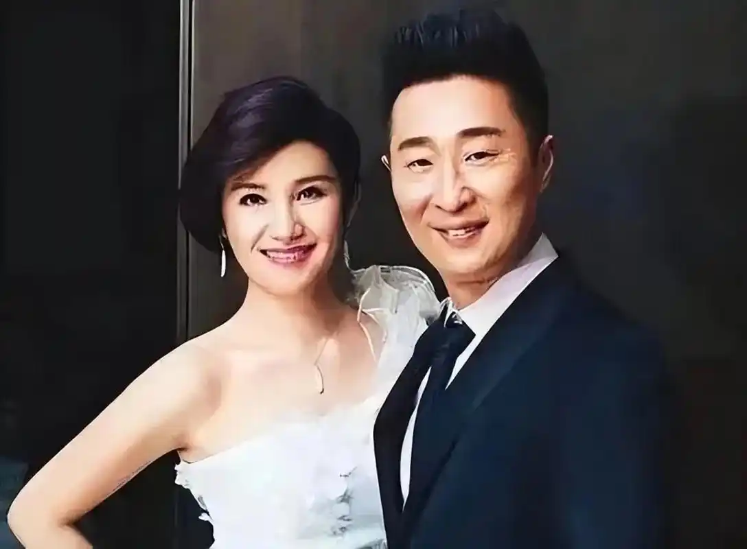 有一次,林永健陪老婆逛街,老婆看上了一条lv的短裤要5800元,林永健