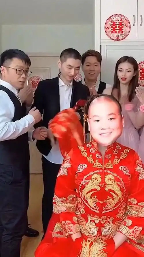 剧#一男子结婚,当他掀开盖头,女子转身的一瞬间,网友集体心疼岳云鹏