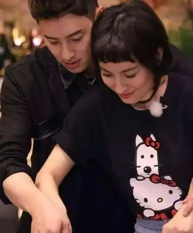 吴昕前男友照片曝光两人亲密照流出吴昕2年为他哭了6次