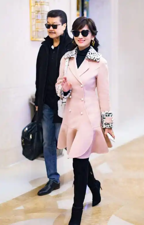 原创春季穿搭与你共赏赵雅芝这一对夫妇最是让人心动