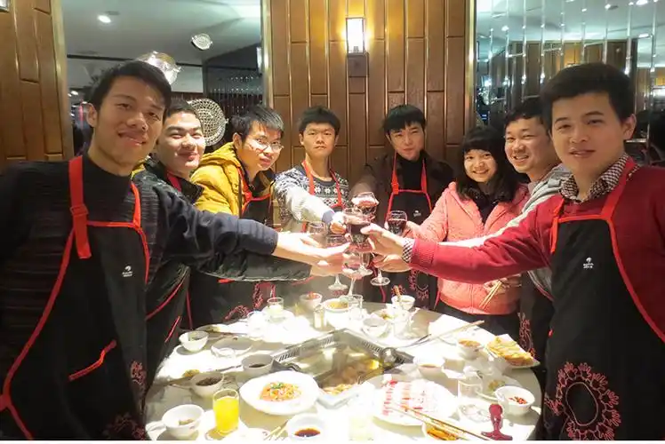 年终聚餐豪华大餐海底捞