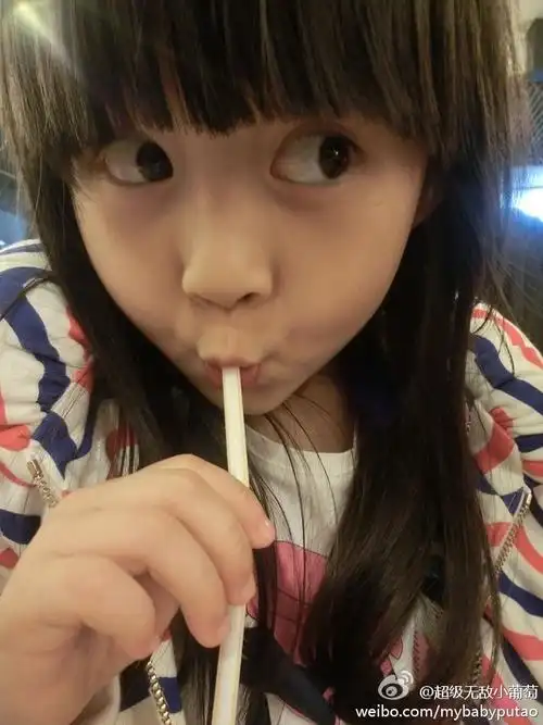 我想要一个超萌的,真人的头像,一定要非常可爱的哦,对了,一定要是12岁