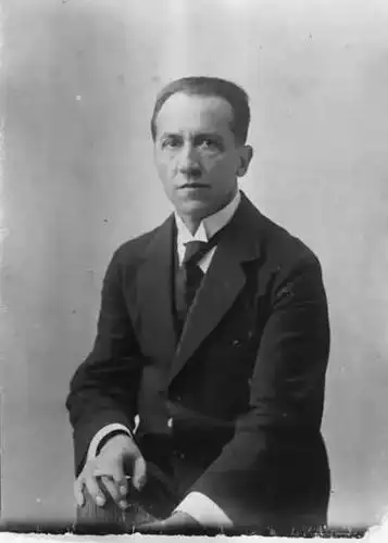 蒙德里安用尽一生去纠结画直线