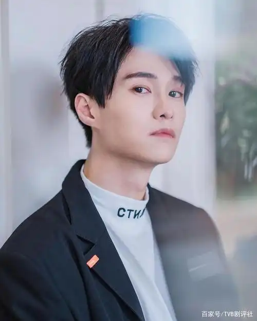 胡鸿钧离巢后再度回归,获tvb力捧再做星梦一哥,担正两剧男主