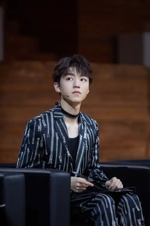 2020tfboys王俊凯 《我们的乐队》上星播出_高清图片大全-爱豆app