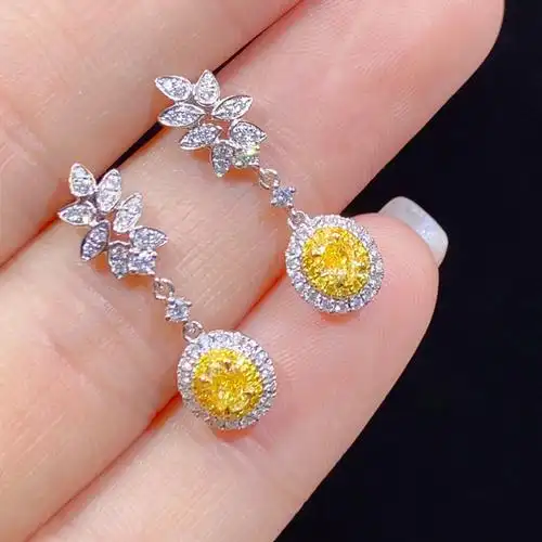 宝创集18k金036克拉真金真钻天然黄钻耳钉日常佩戴小清新款耳环