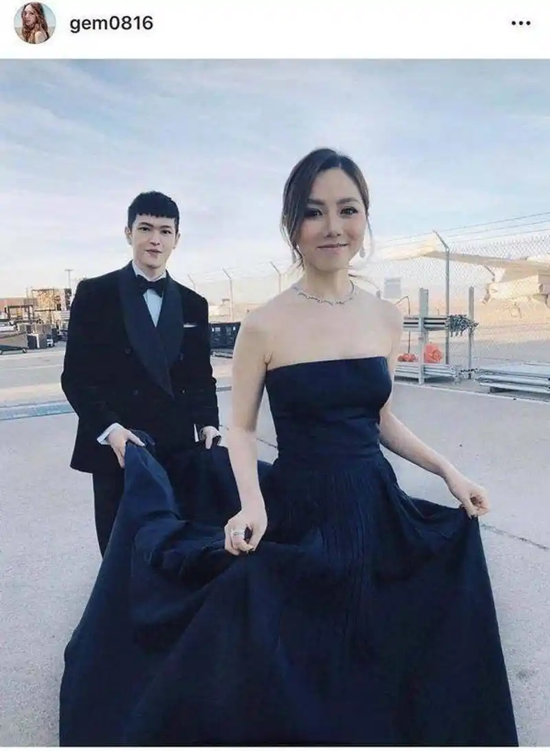 近日,有港媒爆料称歌手邓紫棋与交往多年的男友mark已经分手,当媒体