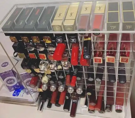 家里有那么多口红,你注意过它们的保质期吗?