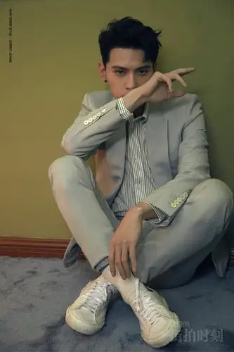 街拍时刻 「youth power」徐正溪的街拍look