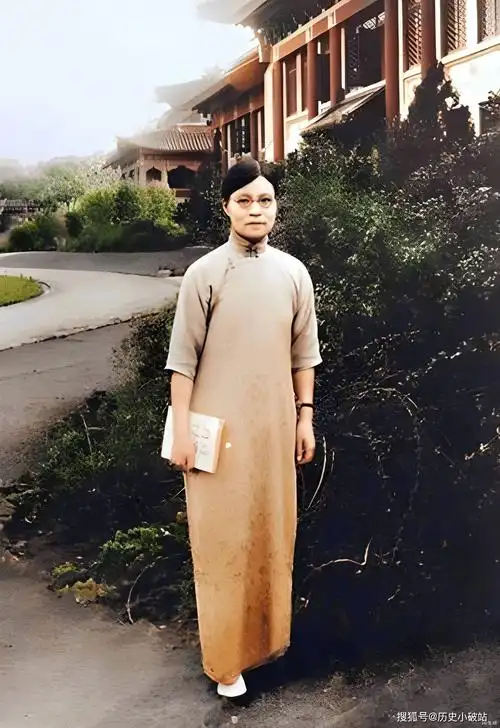 民国上层女性彩色老照片:民国名媛唐瑛;金陵女大首任校长吴贻芳