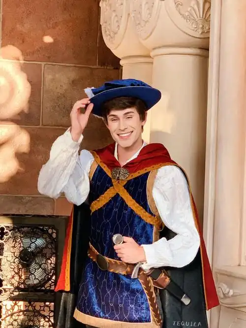 上海迪士尼白马王子princecharming