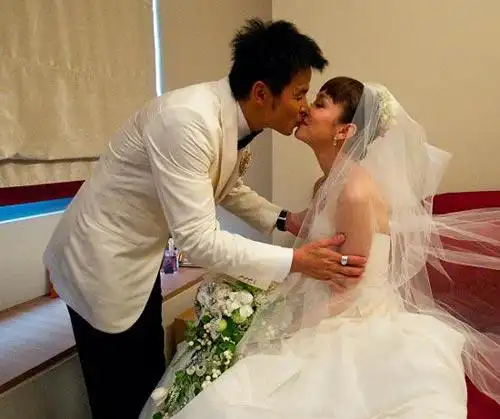 郑伊健蒙嘉慧结婚双琪祝福 七年复七年结局各不同/图