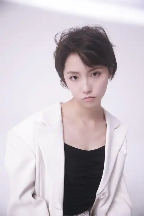 新人演员成果此前在《爱情公寓5》第一次和导演韦正合作,因为在剧中