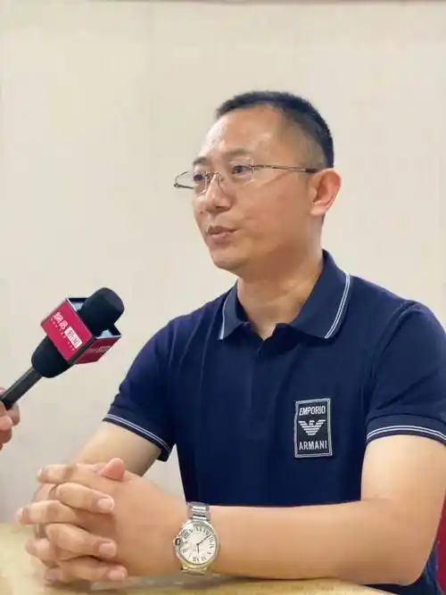 文艺表演什么是雅什么是俗当青年导演李振涛遇见乡村艺人王孟波