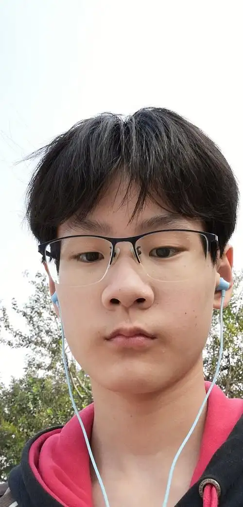 男生中分,楼主丑吗?