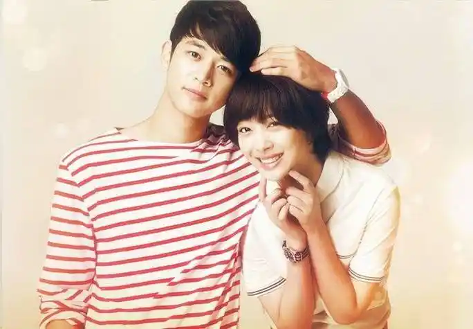 出道10年感情空白被传暗恋宋茜(拍片时不慎受伤让很多网友担心) - 品