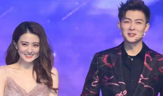 徐璐张翰俊男美女超养眼,拍戏不忘庆生日,徐璐迷妹脸亮了_不知道_白色